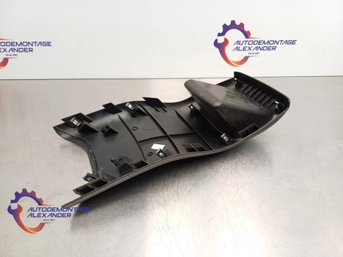 Middle console from a Nissan Qashqai (J11) 1.5 dCi DPF 2014