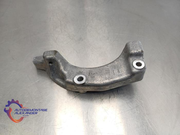 Gebruikte Engine mount Volvo XC60 I (DZ) 2.4 D5 20V 220 AWD Autom. Prijs op aanvraag aangeboden door Alexander Autodemontage