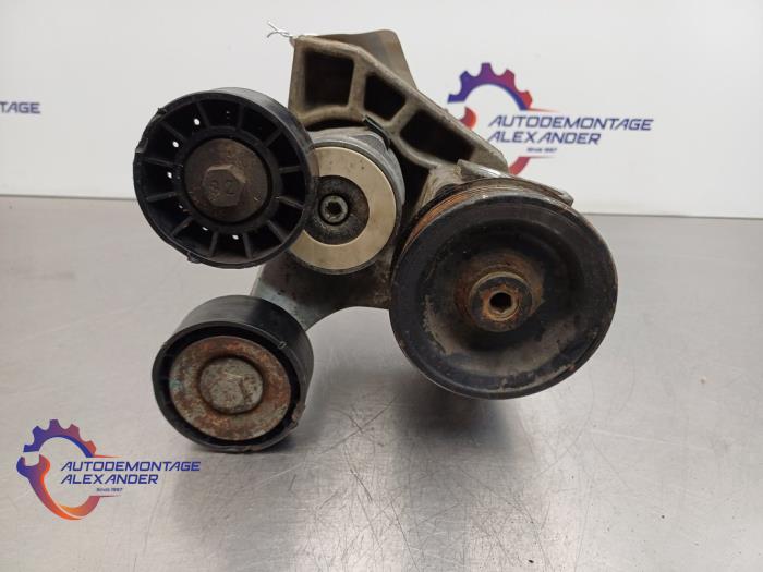 Usagé Pompe de direction Iveco New Daily VI 33S13, 35C13, 35S13 Prix € 94,99 Prix TTC proposé par Alexander Autodemontage