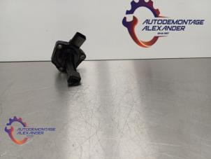 Ölstandsensor van een Volkswagen Polo V (6R) 1.4 TDI DPF BlueMotion technology 2015