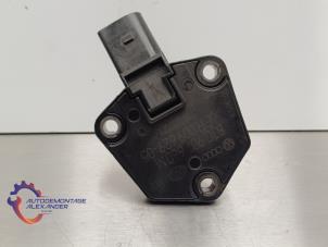 Ölstandsensor van een Volkswagen Polo V (6R) 1.4 TDI DPF BlueMotion technology 2015