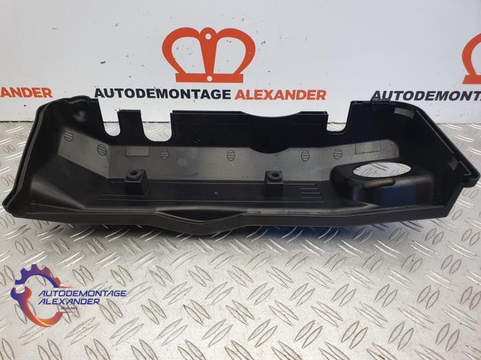 Gebrauchte Abdeckblech Motor BMW 1 serie (E87/87N) 120i 16V Preis auf Anfrage angeboten von Alexander Autodemontage