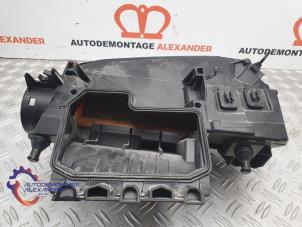 Usagé Boîtier filtre à air Mercedes C (W204) 1.8 C-200 CGI 16V Prix sur demande proposé par Alexander Autodemontage