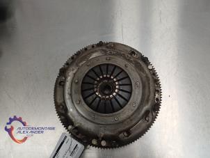 Used Clutch kit (complete) Volkswagen Jetta IV (162/16A) 1.6 TDI 16V Price on request offered by Alexander Autodemontage