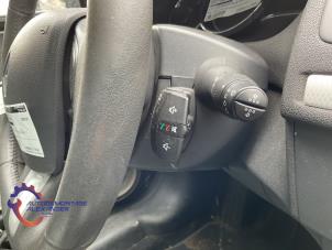 Używane Kierownica multifunkcyjna Renault Megane III CC (EZ) 1.9 dCi Cena na żądanie oferowane przez Alexander Autodemontage