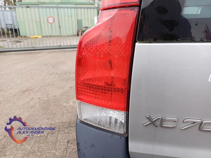 Taillight, left from a Volvo XC70 (SZ) XC70 2.4 D5 20V 2005