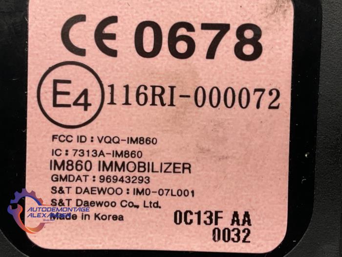 Serrure de contact + clé d'un Chevrolet Spark (M300) 1.0 16V Bifuel 2010