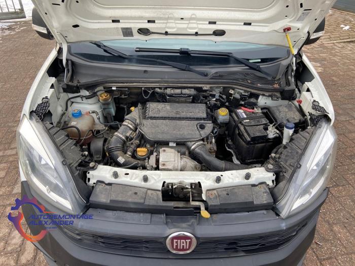 Motor van een Fiat Doblo Cargo (263) 1.3 MJ 16V DPF Euro 5 2015