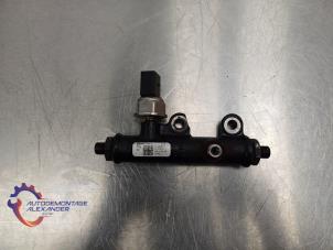 Usados Sensor de presión de combustible Landrover Range Rover Sport (LS) 2.7 TDV6 24V Precio de solicitud ofrecido por Alexander Autodemontage