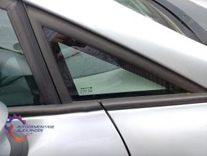 Używane Dodatkowa szyba prawa przednia wersja 4-drzwiowa Seat Leon (1P1) 1.2 TSI Cena na żądanie oferowane przez Alexander Autodemontage
