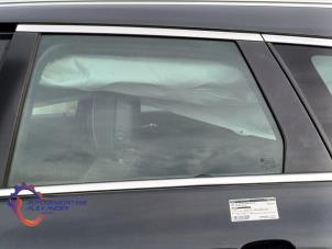 Używane Szyba drzwi lewych tylnych wersja 4-drzwiowa Opel Astra J Sports Tourer (PD8/PE8/PF8) 1.4 Turbo 16V Cena na żądanie oferowane przez Alexander Autodemontage