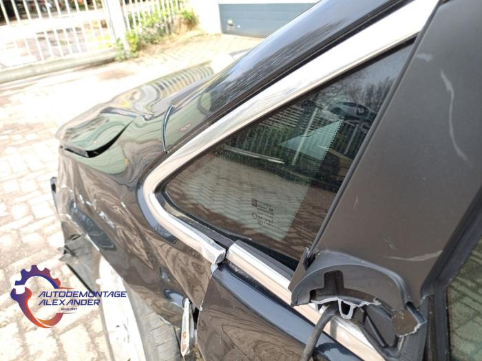 Zusätzliches Fenster 4-türig links vorne van een Opel Astra J Sports Tourer (PD8/PE8/PF8) 1.4 Turbo 16V 2014