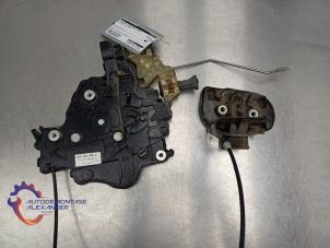 Used Sliding door lock mechanism, right Volkswagen Caddy III (2KA,2KH,2CA,2CH) 1.9 TDI Price on request offered by Alexander Autodemontage