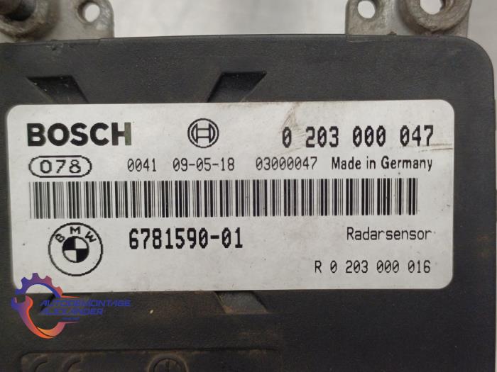 ACC sensor (distance) from a BMW 5 serie (E60) 525i 24V 2009