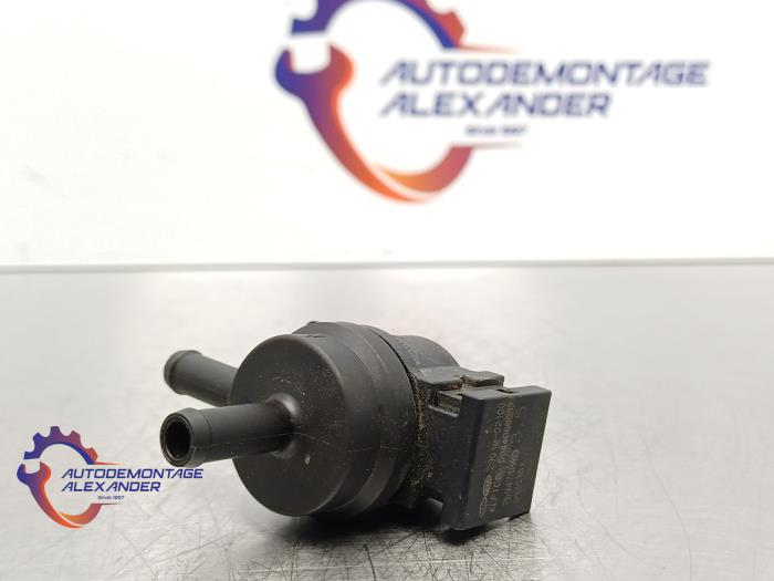 Vacuum valve from a Hyundai i10 (B5) 1.0 12V 2019