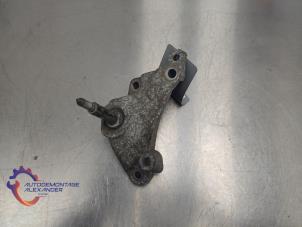 Used Gearbox mount Nissan Qashqai (J10) 1.5 dCi Price on request offered by Alexander Autodemontage