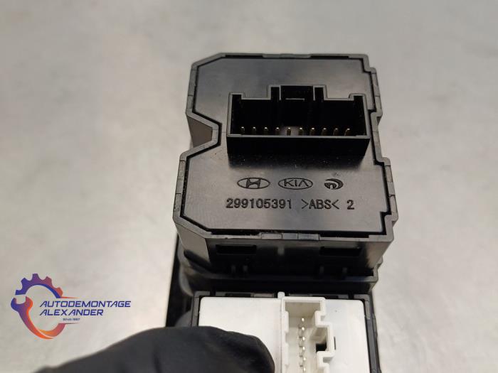 Interruptor de un Kia Rio III (UB) 1.2 CVVT 16V 2016