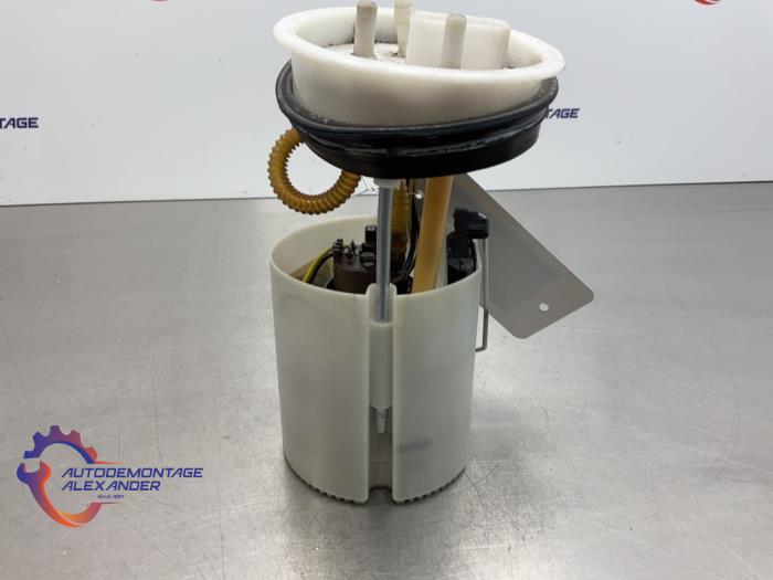Electric fuel pump from a Seat Ibiza IV (6J5) 1.4 16V 2012