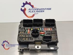 Usagé Boîte à fusibles Peugeot 307 Break (3E) 1.4 16V Prix € 180,00 Règlement à la marge proposé par Alexander Autodemontage