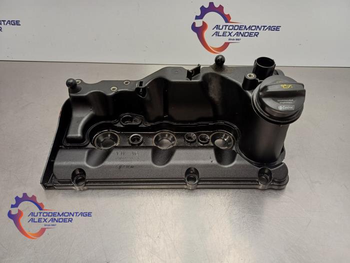 Rocker cover from a Volkswagen Polo V (6R) 1.4 TDI DPF BlueMotion technology 2015