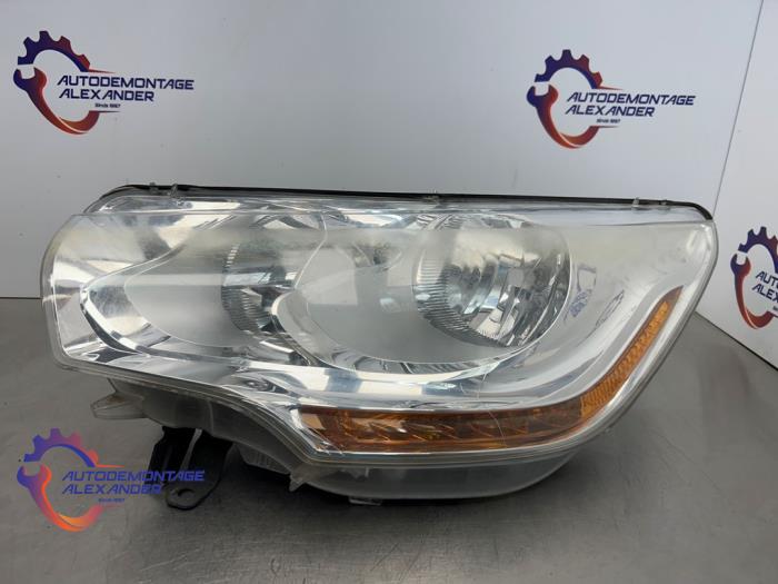 Używane Reflektor lewy Citroen C4 Berline (NC) 1.6 16V VTi Cena € 130,00 Procedura marży oferowane przez Alexander Autodemontage