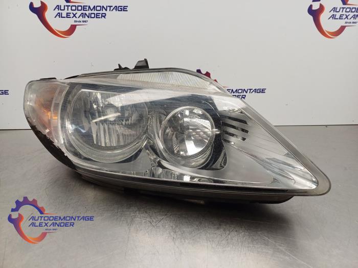 Używane Reflektor prawy Seat Exeo ST (3R5) 1.8 TSI 16V Cena € 130,00 Procedura marży oferowane przez Alexander Autodemontage