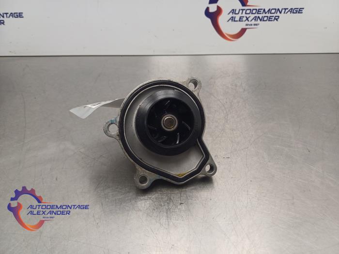 Begagnade Vattenpump Volkswagen Polo V (6R) 1.2 12V BlueMotion Technology Pris på förfrågan erbjuds av Alexander Autodemontage