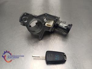 Usados Cerradura de contacto y llave Opel Astra H (L48) 1.6 16V Precio de solicitud ofrecido por Alexander Autodemontage