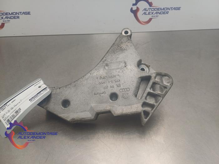 Used Engine mount Volkswagen Caddy III (2KA,2KH,2CA,2CH) 1.9 TDI Price on request offered by Alexander Autodemontage