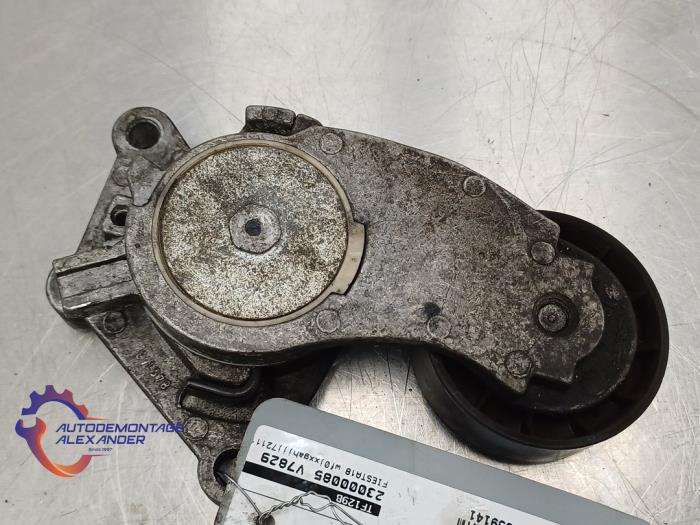 Usados Rodillo tensor correa múltiple Ford Fiesta 7 1.5 TDCi 85 Precio de solicitud ofrecido por Alexander Autodemontage