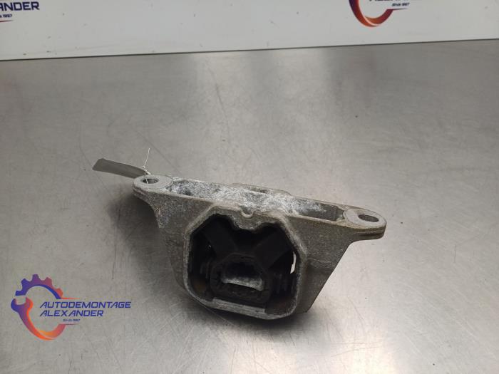 Usagé Support moteur Volkswagen Up! (121) 1.0 12V 60 Prix sur demande proposé par Alexander Autodemontage