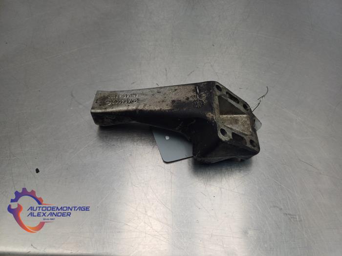 Used Engine mount Mercedes A (W169) 2.0 A-160 CDI 16V 3-Drs. Price € 15,00 Margin scheme offered by Alexander Autodemontage