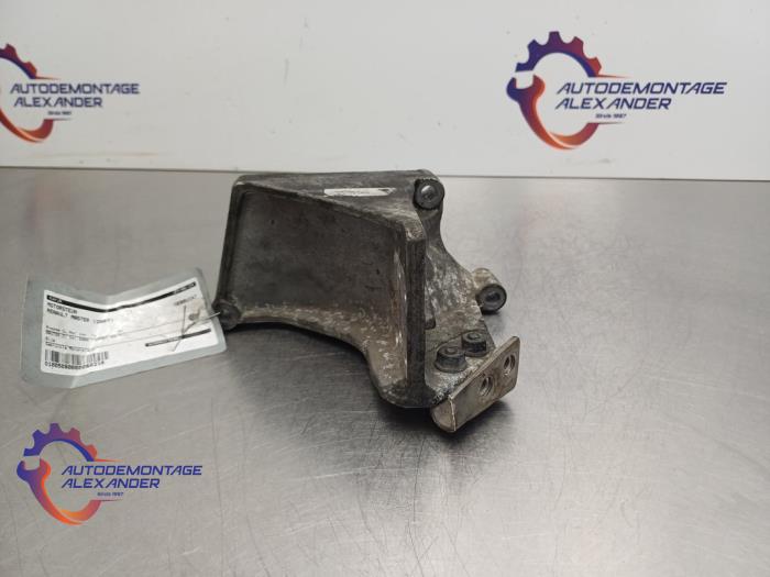 Used Engine mount Renault Master II (FD/HD) 2.5 dCi 16V Price on request offered by Alexander Autodemontage