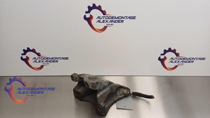 Used Engine mount Volkswagen Touareg (7LA/7L6) 3.0 TDI V6 24V Price on request offered by Alexander Autodemontage