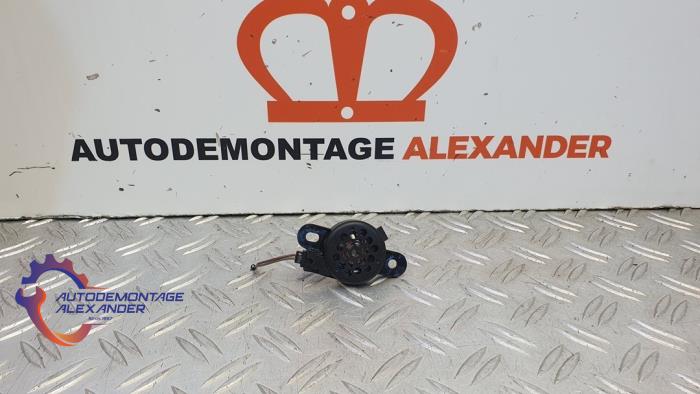 Używane Glosnik Volkswagen Golf VII (AUA) 1.6 TDI 16V Cena € 15,00 Procedura marży oferowane przez Alexander Autodemontage