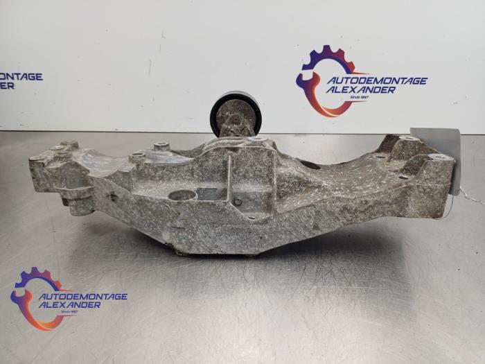 Gebrauchte Dynamostütze unten Ford Transit 2.4 TDCi 16V Preis auf Anfrage angeboten von Alexander Autodemontage