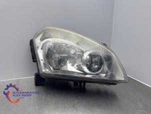 Begagnade Strålkastare, höger Nissan Qashqai (J10) 2.0 16V Pris € 249,99 Marginaltabell erbjuds av Alexander Autodemontage