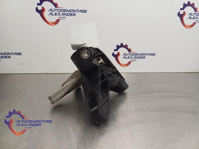 Used Engine mount Opel Combo Cargo 1.2 110 Price on request offered by Alexander Autodemontage