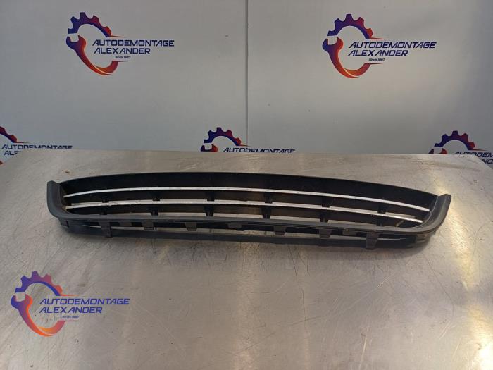 Używane Grill Volkswagen Passat CC (357) 1.8 TSI 16V Cena na żądanie oferowane przez Alexander Autodemontage