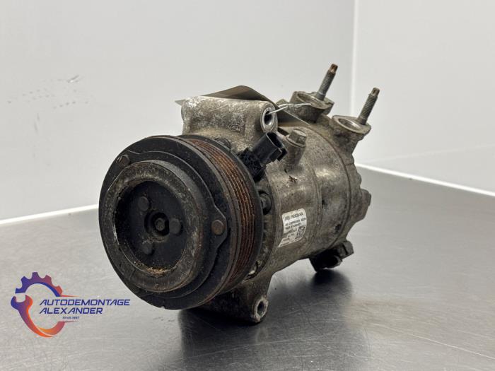Usagé Pompe clim Ford Focus 4 1.5 EcoBlue 120 Prix € 99,99 Prix TTC proposé par Alexander Autodemontage