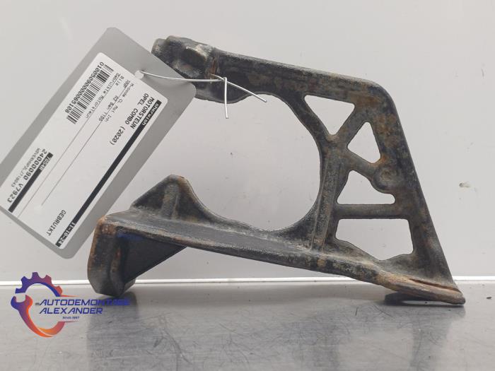 Used Engine mount Opel Combo Cargo 1.2 110 Price on request offered by Alexander Autodemontage