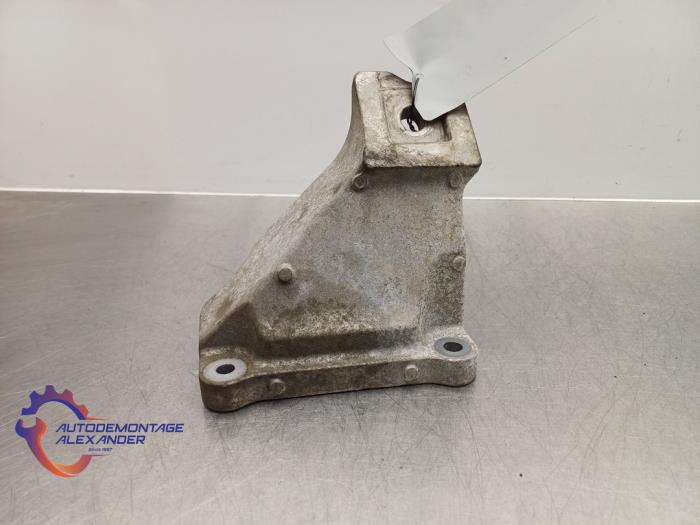 Usagé Support moteur Landrover Range Rover Sport (LW) 3.0 V6 HST Prix sur demande proposé par Alexander Autodemontage