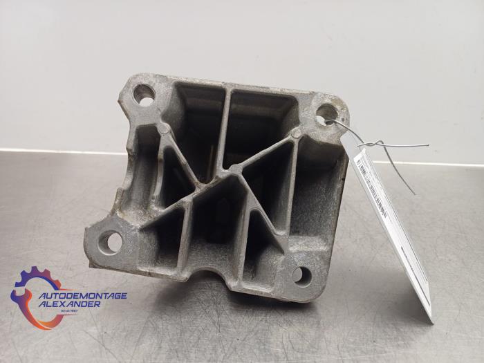 Usagé Support moteur Landrover Range Rover Sport (LW) 3.0 V6 HST Prix sur demande proposé par Alexander Autodemontage