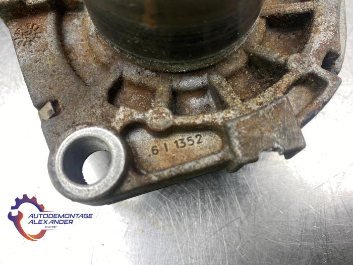 Vattenpump från en Opel Insignia Sports Tourer 2.0 CDTI 16V 130 ecoFLEX 2012