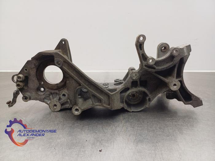 Usagé Support dynamo bas Volkswagen Transporter T5 2.0 TDI DRF Prix sur demande proposé par Alexander Autodemontage