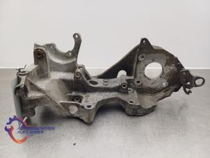 Support dynamo bas d'un Volkswagen Transporter T5 2.0 TDI DRF 2012
