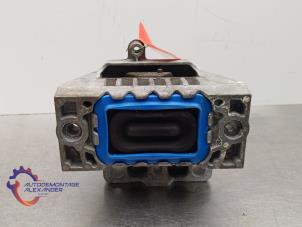 Engine mount from a Volkswagen Golf VI (5K1) 1.4 16V 2009
