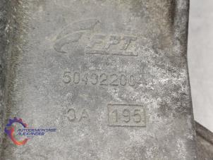 Engine mount from a Iveco New Daily VI 33S13, 35C13, 35S13 2014