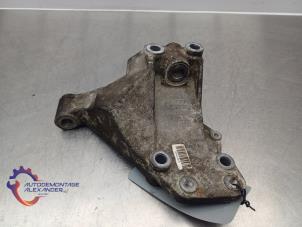 Engine mount from a Iveco New Daily VI 33S13, 35C13, 35S13 2014
