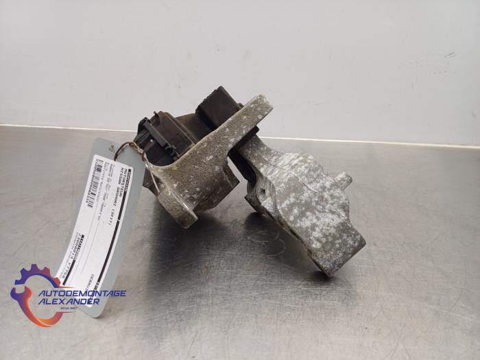 Used Engine mount Nissan Qashqai (J11) 1.6 dCi Price on request offered by Alexander Autodemontage